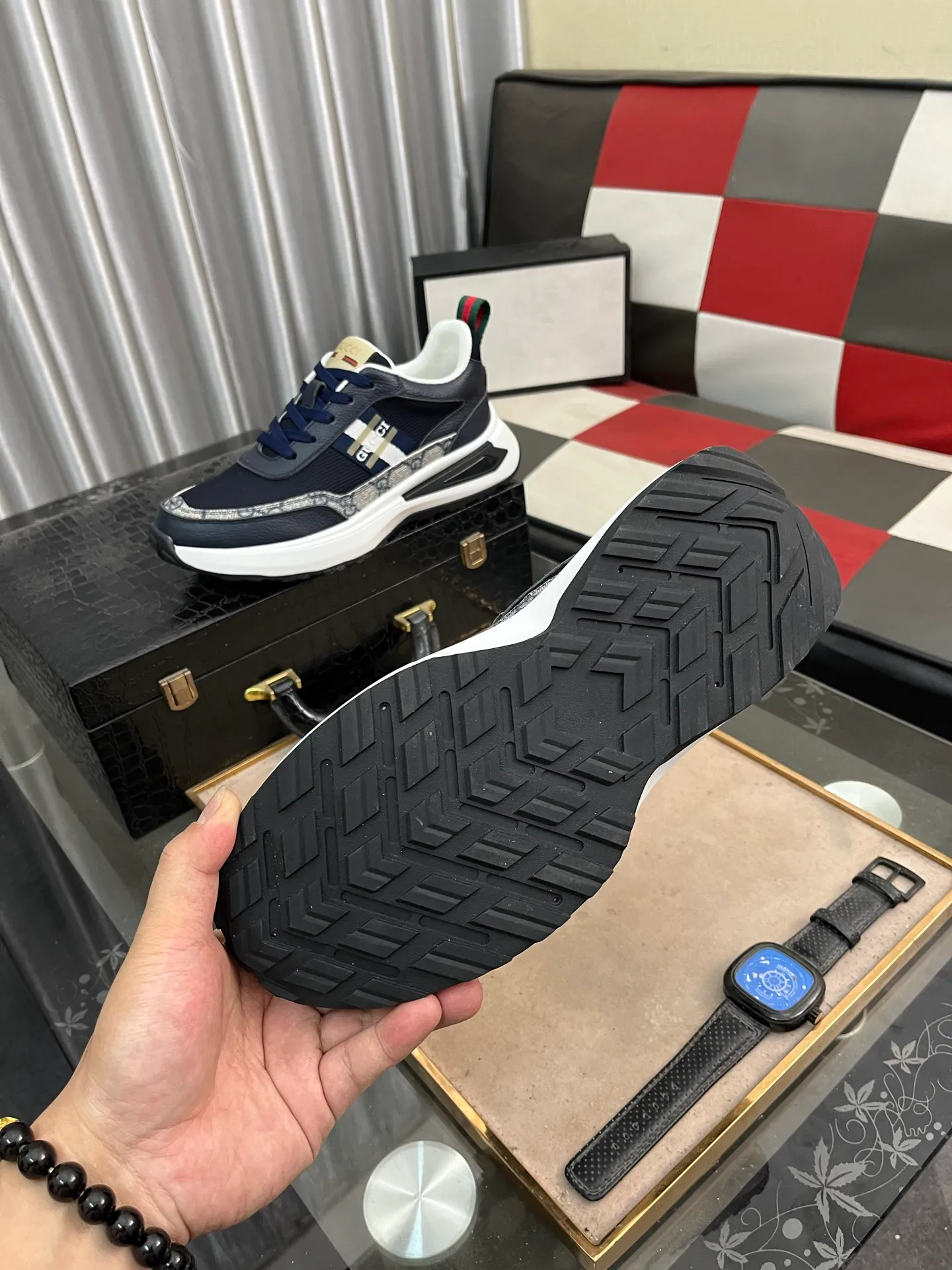 Men's Men's Shoes💰458⌚️⌚️[GUCCI] Gucci men's casual shoes are absolutely popular🔥The ultimate matching item for trendy men! The charm of super texture is unstoppable. This is the main recommendation. The upper is made of high-quality cowhide, with pig lining feet and wear-resistant rubber sole. It is noble and elegant! Extremely comfortable🎁🎁You can be as handsome as you want💪 Size 38-44! 2️⃣colors available